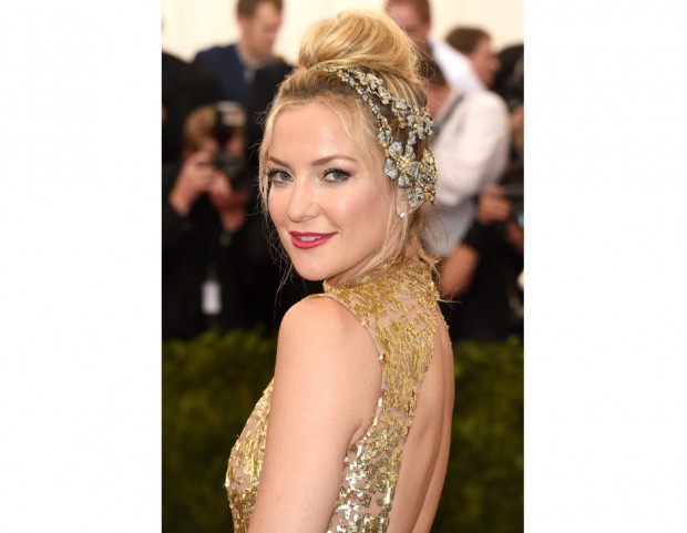 Fiori in argento e oro per Kate Hudson