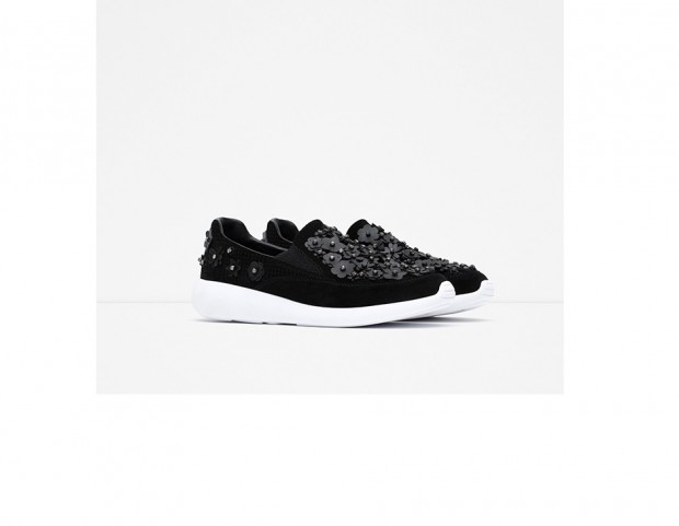 Sneakers con applique floreali