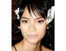 Trucco rosa e fuchsia per occhi marrone/neri
