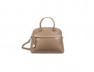 Bauletto “Piper” color caramello con tracollina removibile