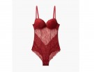 Body in pizzo rosso con scollo sulla schiena e push-up