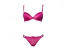 Completo con reggiseno push-up in satin fucsia