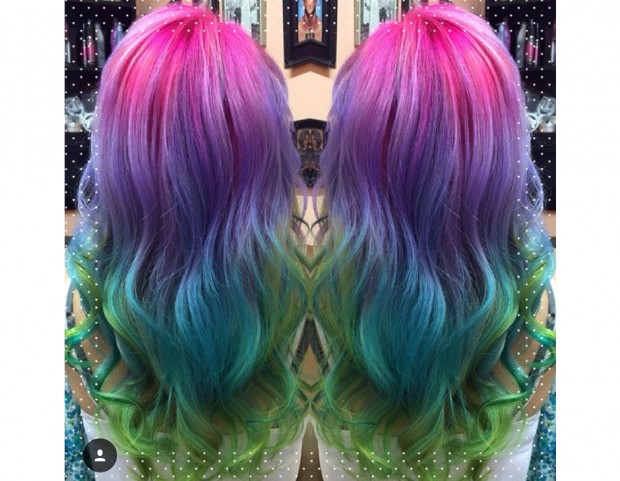 Capelli arcobaleno con sfumatura orizzontale