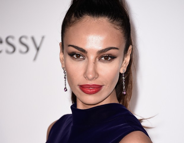 Cat eyes e rossetto rosso