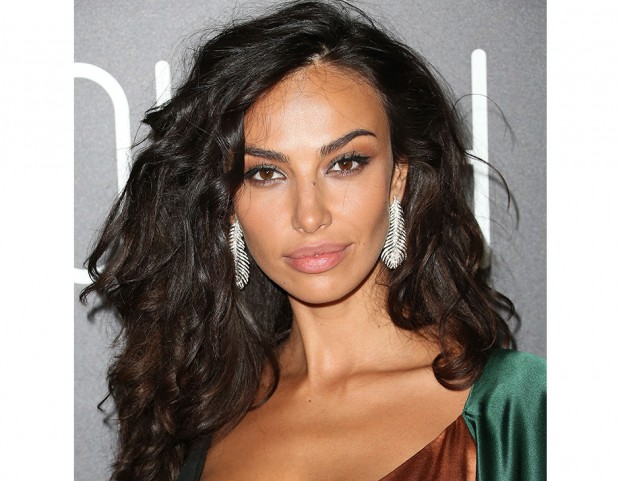 Bellissimo make up con eyeliner verde