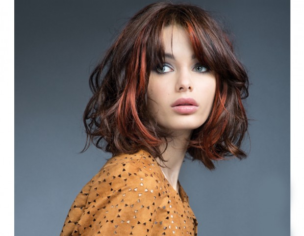 Hair contouring rosso per dinamizzare e creare volume