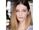 Correggere la fronte e le tempie più ampie delle mascelle con l’hair contouring