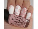 Accent manicure con rose