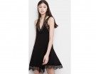 Con dettagli lace