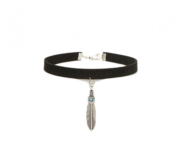 Con piuma, in stile western Con piuma, in stile western