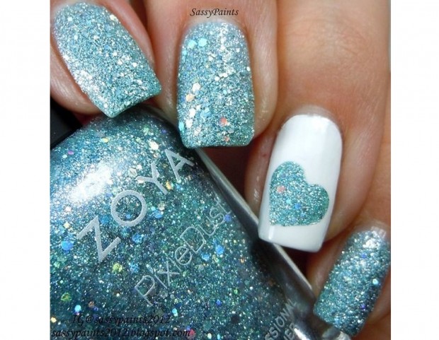Glitter luminosi sullo smalto Tiffany
