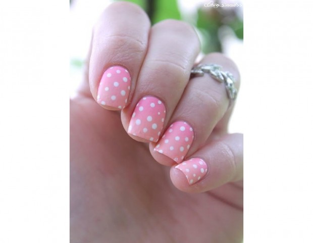 Gradient manicure con pois