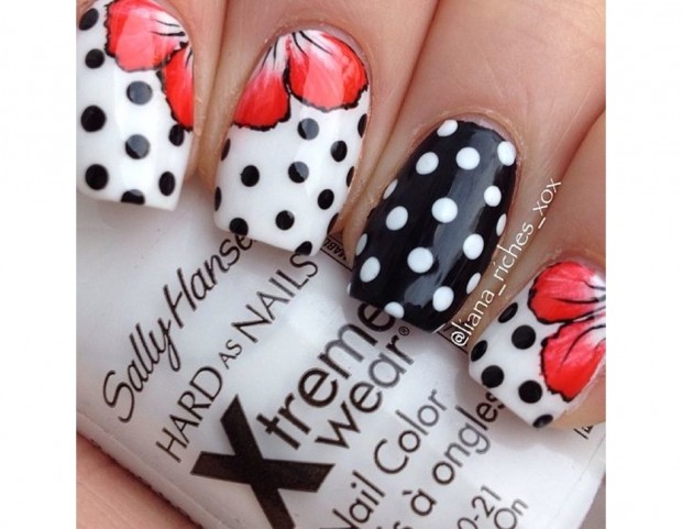 Fiori e pois per la manicure