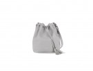 In pelle martellata, color grigio ghiaccio
