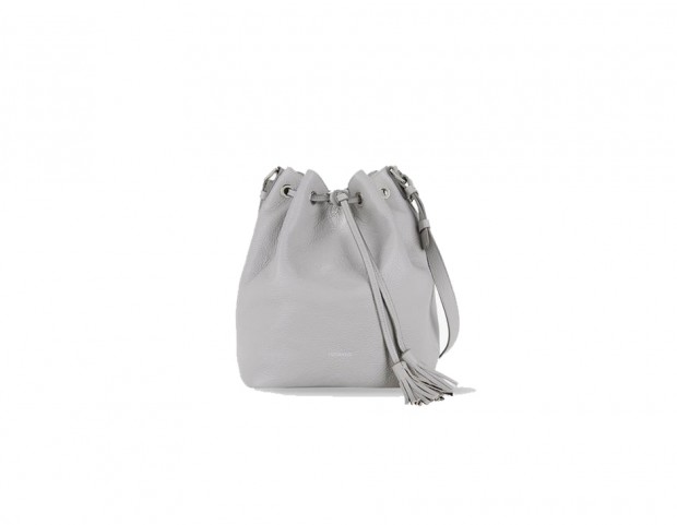 In pelle martellata, color grigio ghiaccio