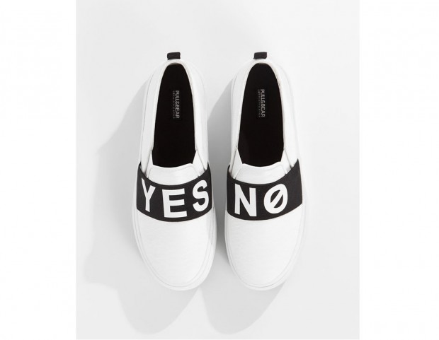 Con fasce elastiche e scritte