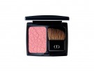 Blush rosa caldo per gote ultra femminili