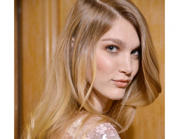 Trucco naturale sui toni del pesca delicato, in linea con le tendenze P/E 2016