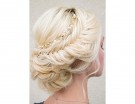 Capelli raccolti con accessori