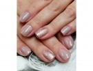 Accent manicure con effetto luce