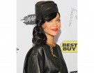 Rihanna adora la tinta nera lucidissima