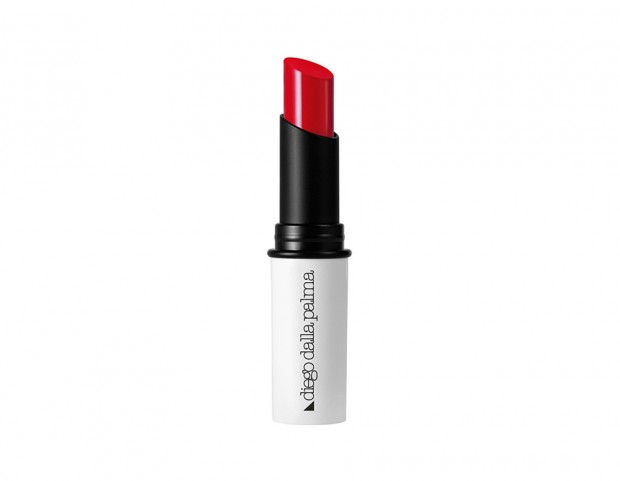 Rossetto lucido e brillante dall’effetto semi-trasparente