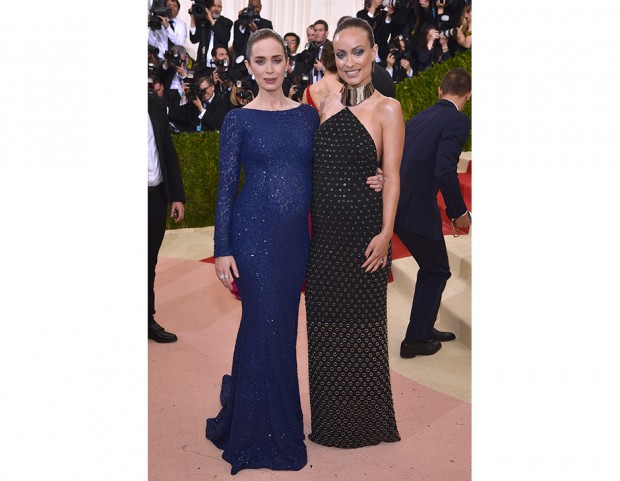 Emily Blunt e Olivia Wilde in Michael Kors