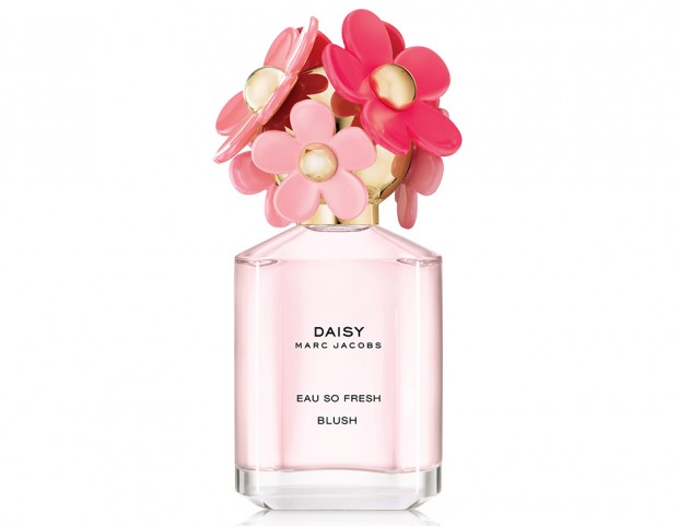 Note fruttate fiorite di pompelmo rosa e un cuore di fresia e rosa. Un vellutato nettare di albicocca arricchisce il fondo