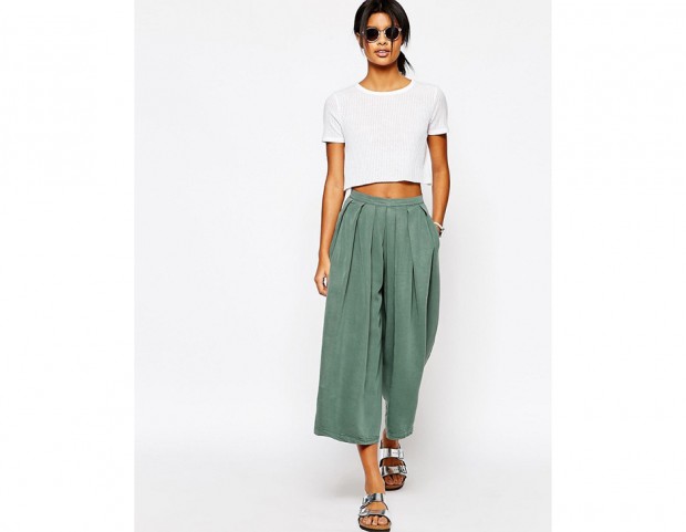 Pantaloni verdi con drappeggio