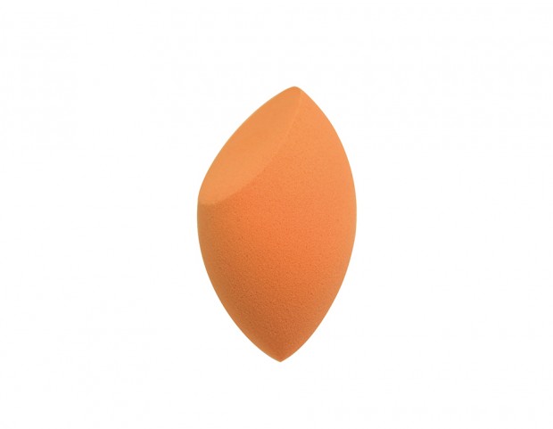 Ideale per applicare fondotinta e correttori intorno agli occhi e al naso, ma ideale anche per il blush