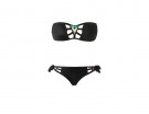 Con dettagli cut-out
