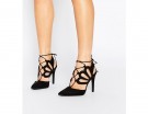 Con dettagli cut-out