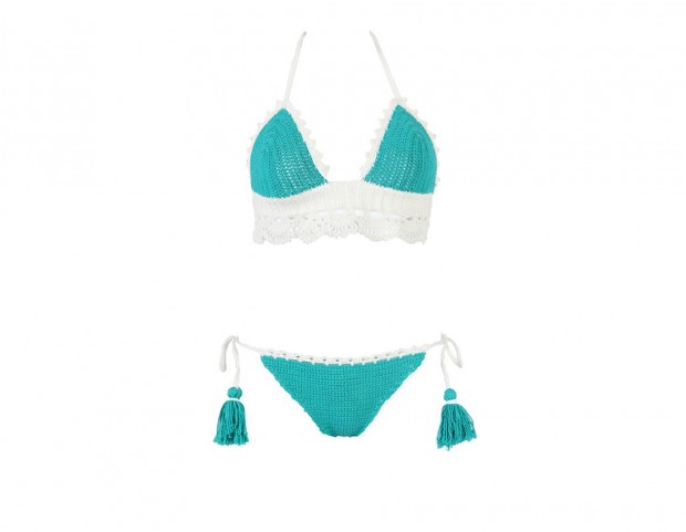Bikini con ricamo crochet e nappine