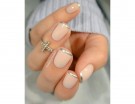French manicure delicata con lunetta argento
