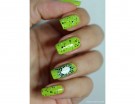 Allegri kiwi verdi con smalto verde fluo (Pinterest)