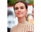 Sfumature metalliche anche per l’attrice italiana