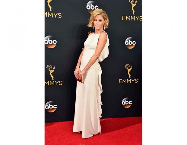 Julie Bowen in Lela Rose