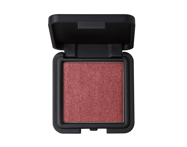 The metallic eyeshadow – 506