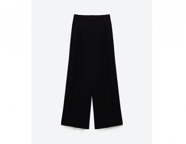 Pantaloni flare