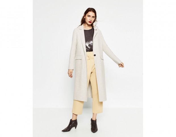 Maxi cappotto grigio chiaro con tasche laterali