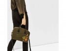 Bauletto in suede con toppe