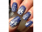 Finish matte, una foresta innevata e animali stilizzati. Photo credits: @canadiannailfanatic.blogspot.ca Pinterest