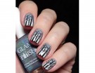 Alberi spogli e la neve che cade, una nail art essenziale ed elegante. Photo credits: @sassyshelly.com Pinterest