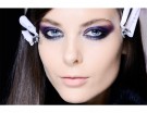 Trucco viola e blu elettrico