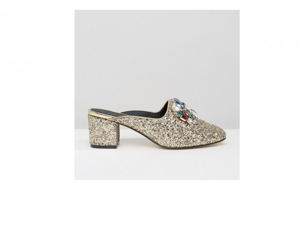 Scarpe con maxi gioiello