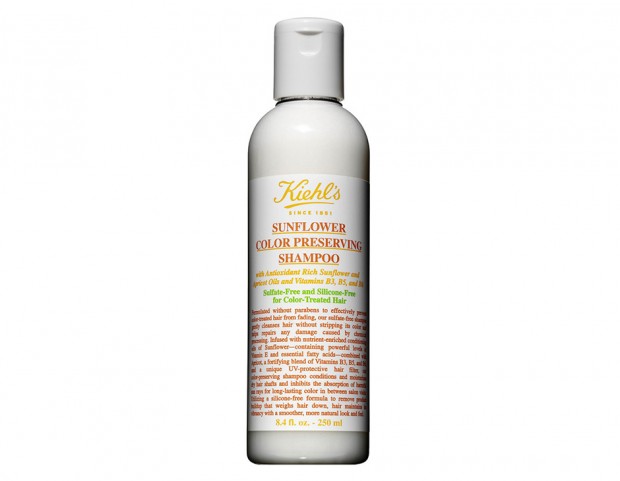 Shampoo che aiuta a proteggere efficacemente i capelli colorati e trattati