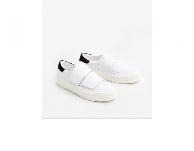 Sneakers bianche con velcro