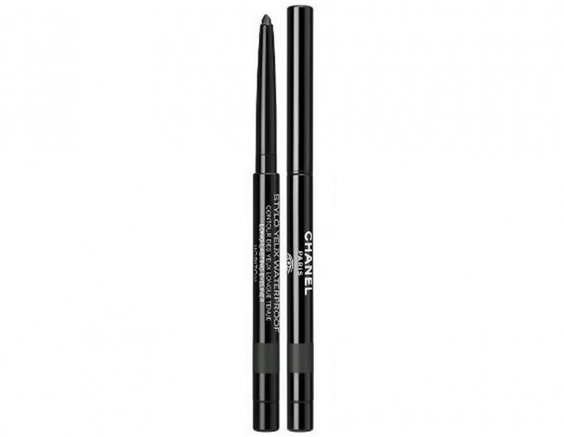 Eyeliner in matita per un effetto sfumato e long-lasting color asfalto