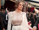 Elegantissimo lo chignon basso di Chrissy Teigen.  (Photo credit: Getty Images)