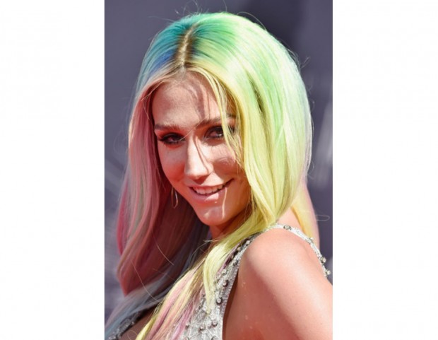 Kesha e i suoi capelli arcobaleno. (Photo credit: Getty Images)